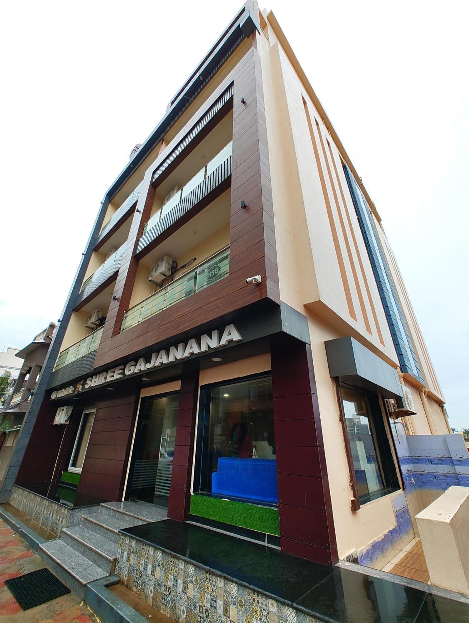 Grg Shree Gajanana Near Sea Beach 4*