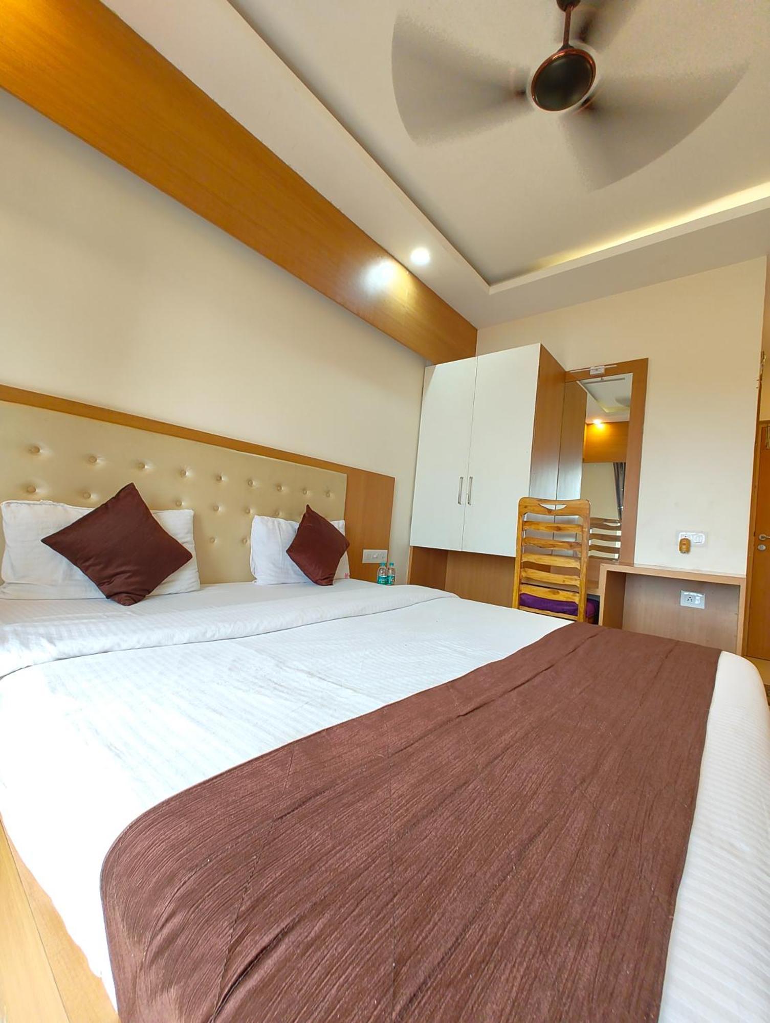 Grg Shree Gajanana Near Sea Beach Hotel