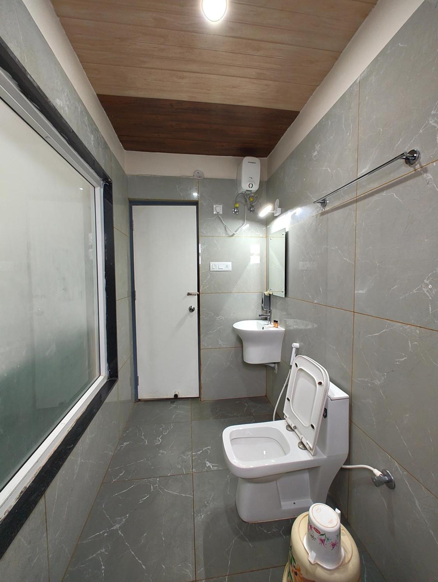 Grg Shree Gajanana Near Sea Beach Hotel 4*