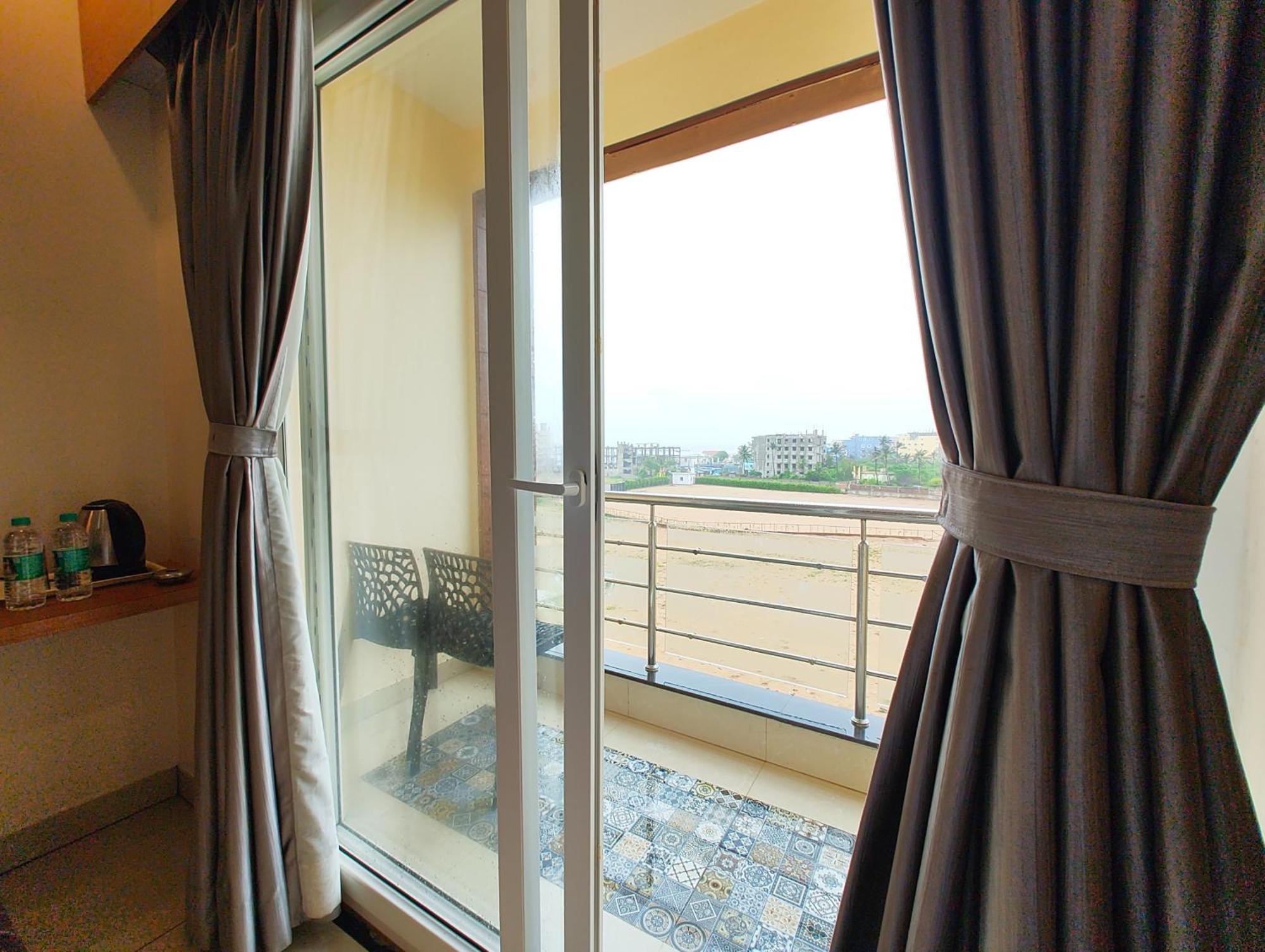 Grg Shree Gajanana Near Sea Beach 4*
