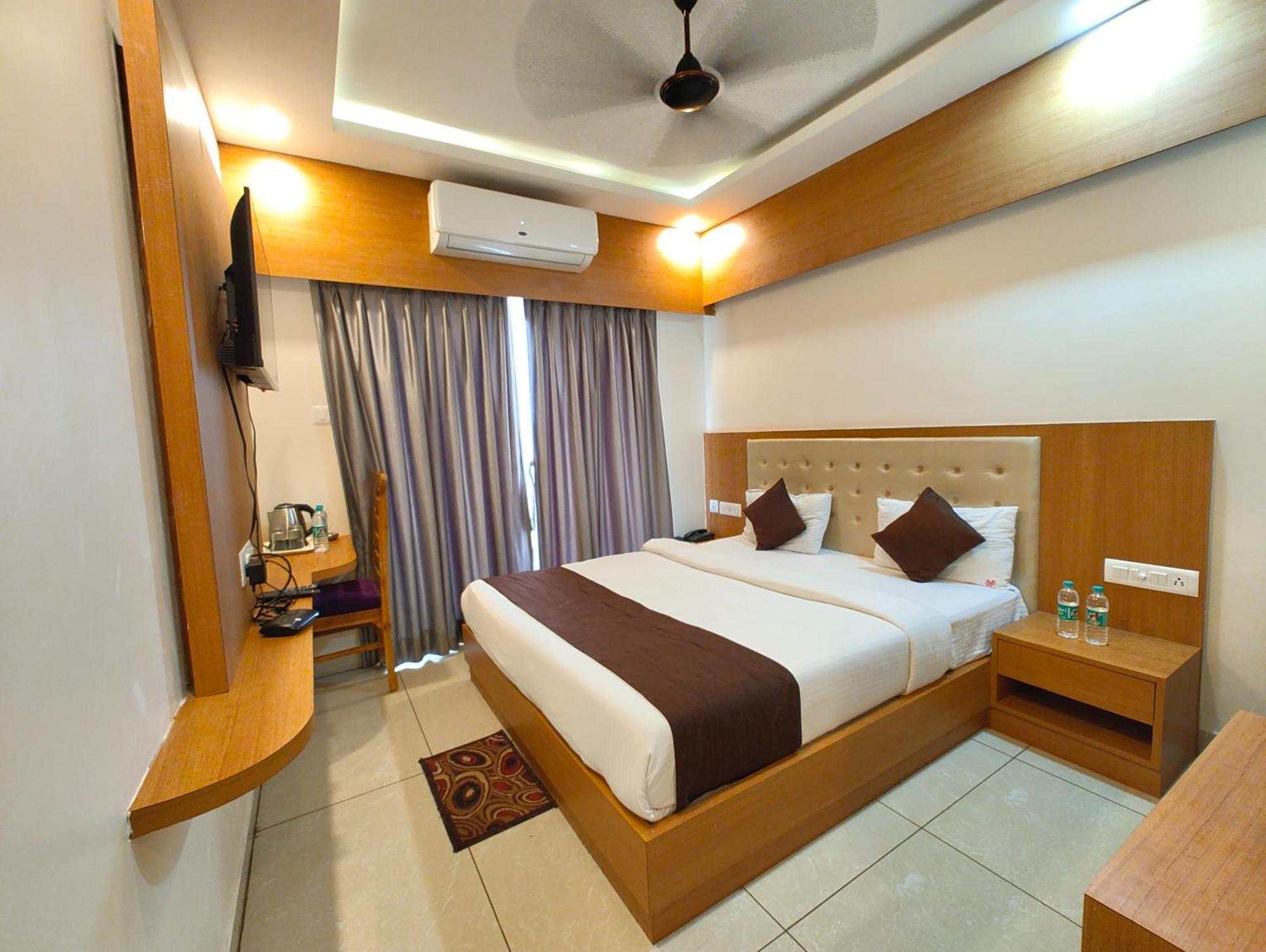 Hotel Grg Shree Gajanana Near Sea Beach
