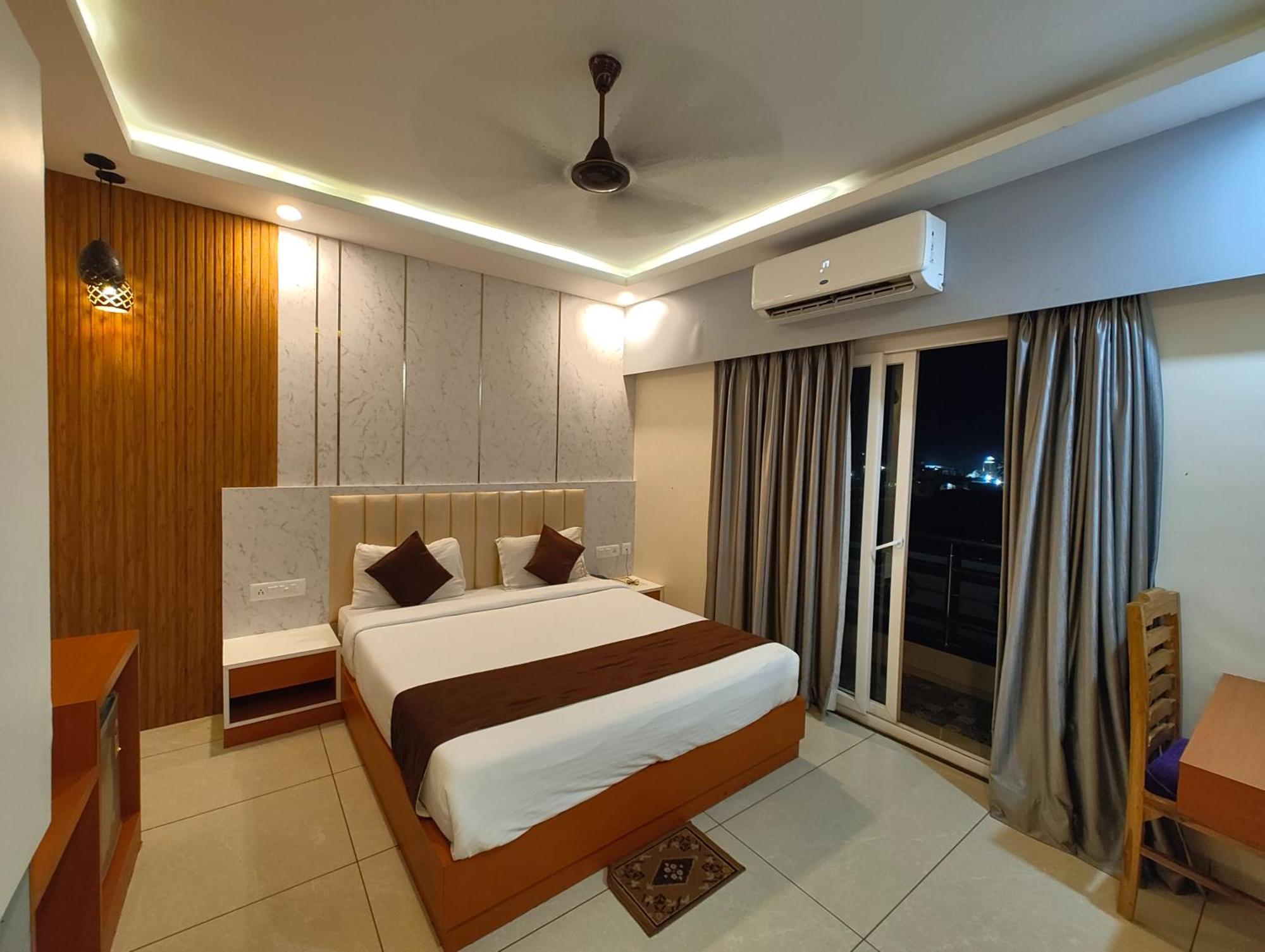 Hotel Grg Shree Gajanana Near Sea Beach