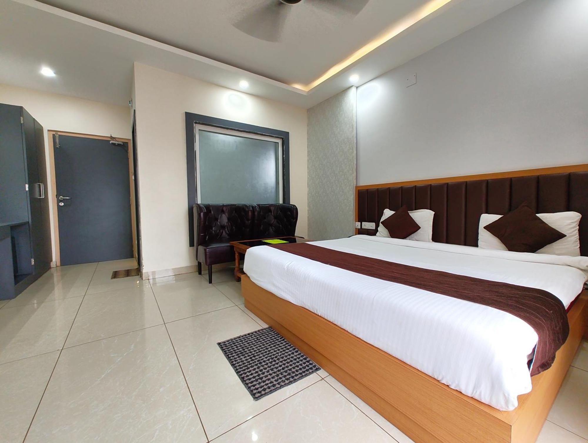 Grg Shree Gajanana Near Sea Beach Hotel