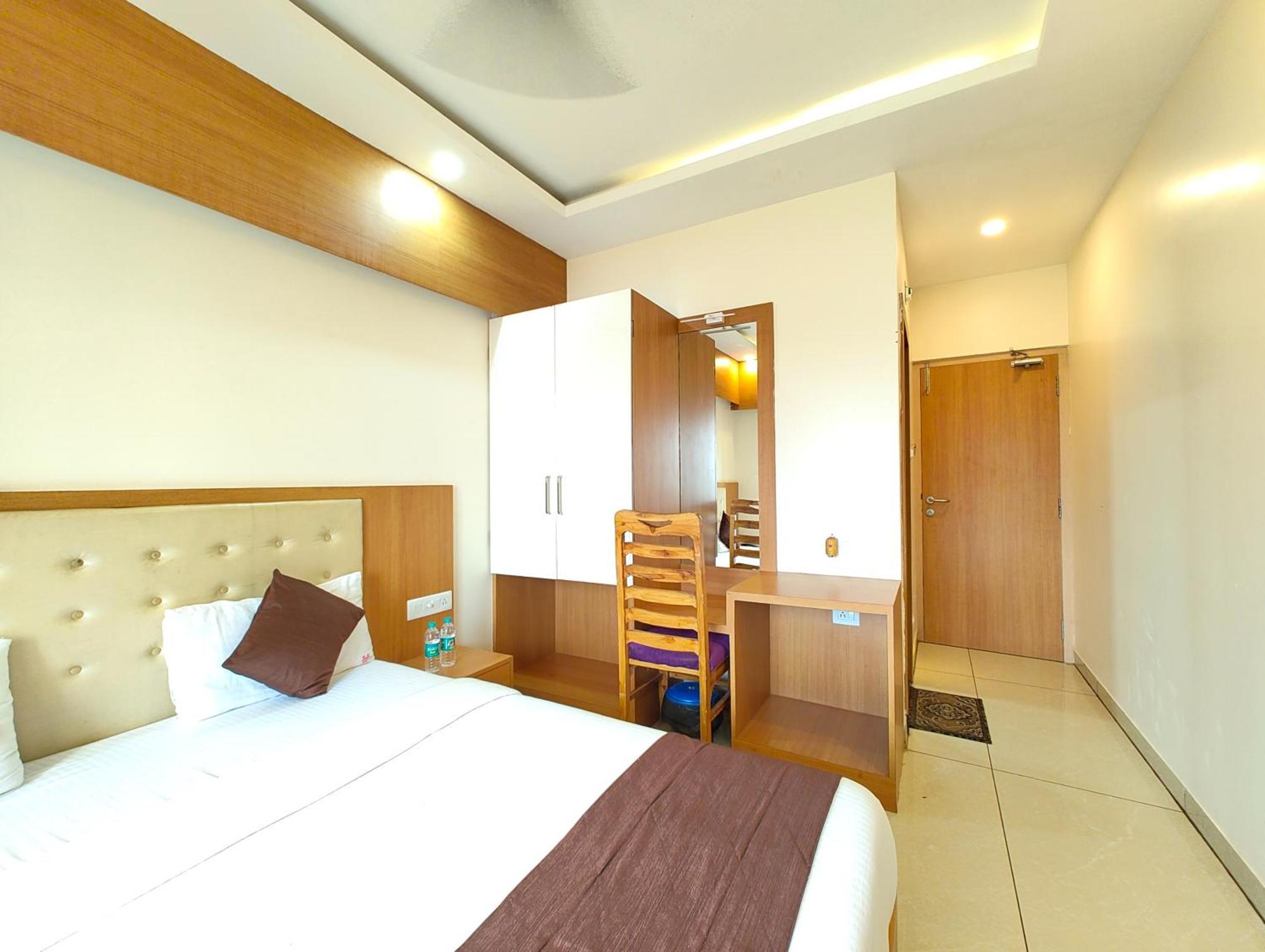 Hotel Grg Shree Gajanana Near Sea Beach